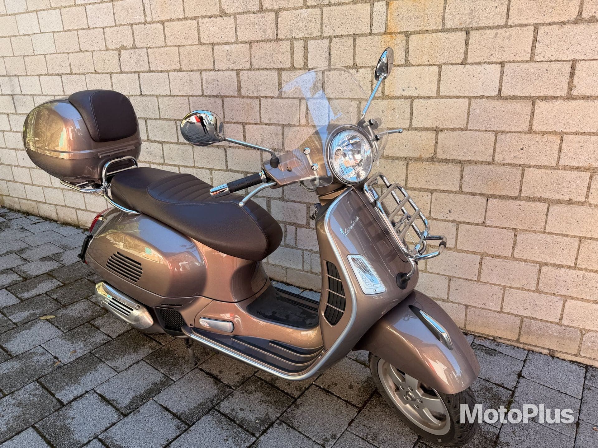 Piaggio Vespa GTS 125